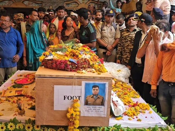 Last rites of Chhindwara’s CRPF jawan Kabir Das performed who died in ...