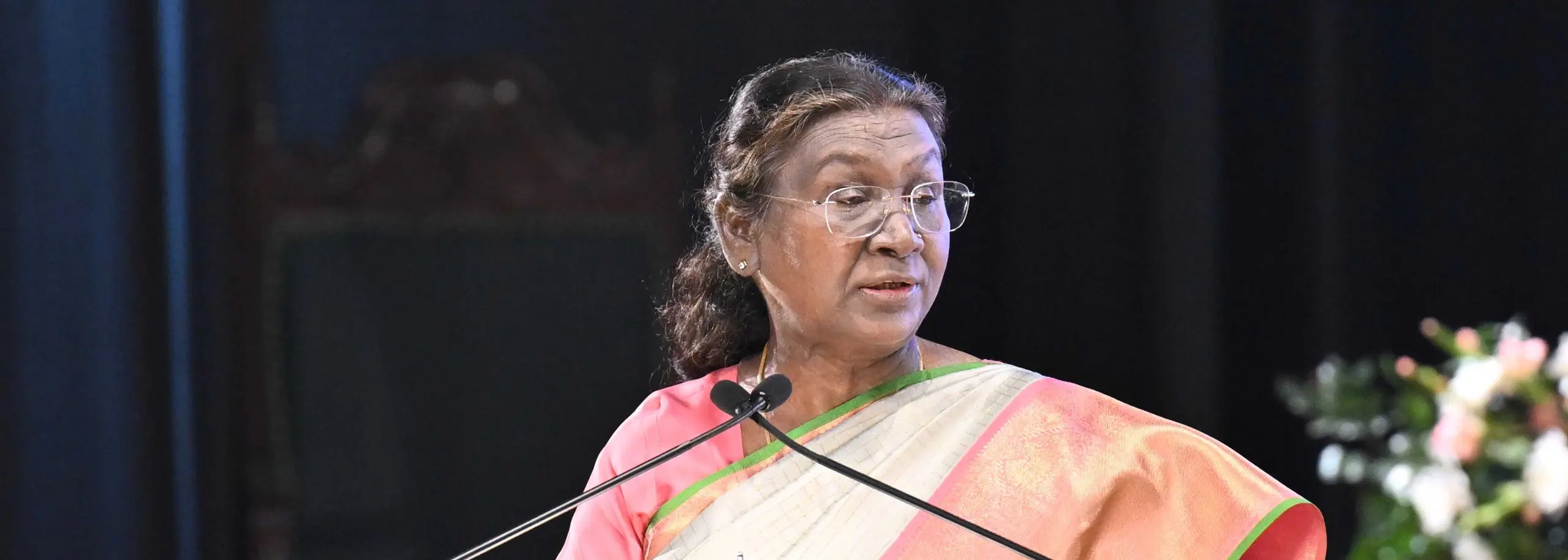 President Murmu speaks with Home Minister Amit Shah over Delhi blast