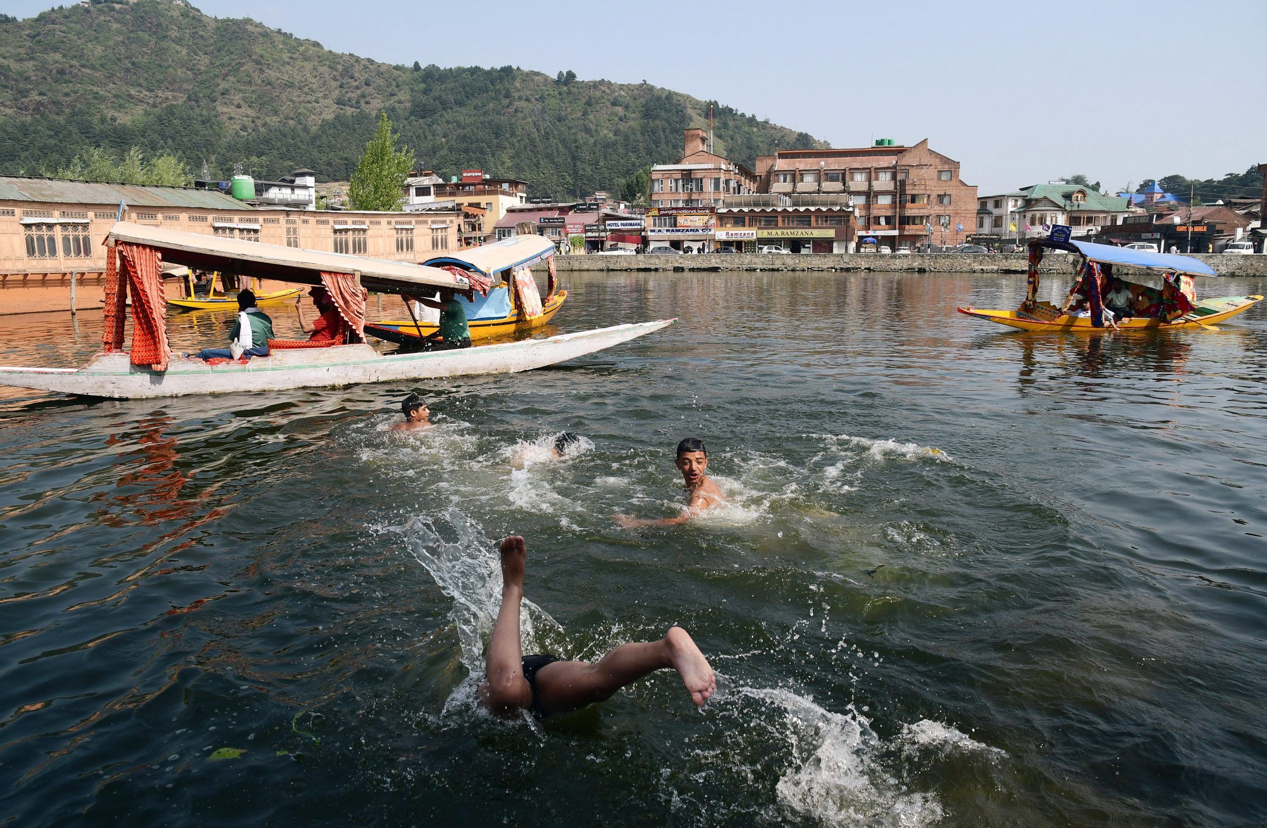 Srinagar Seethes: Third Highest May Temperature Recorded in 133 Years
