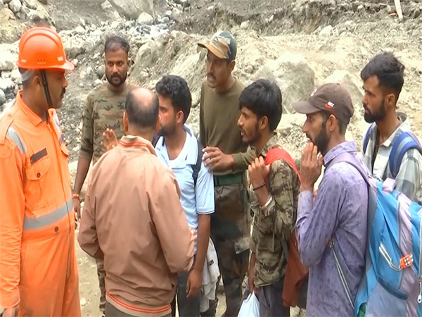 Indian Army rescues pilgrims stranded at Machail Mata Temple after Kishtwar cloudburst