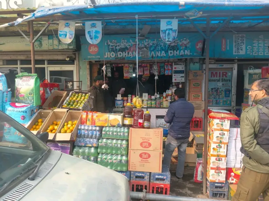 Police launch district-wide drive against tobacco sale near educational institutions in Pulwama