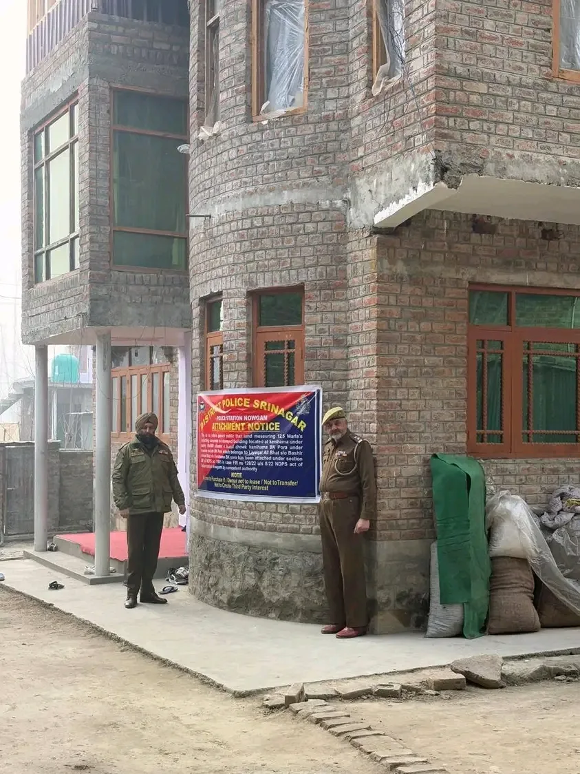 Property of notorious drug peddler worth Rs 1.6 Crore attached in Srinagar: Police 