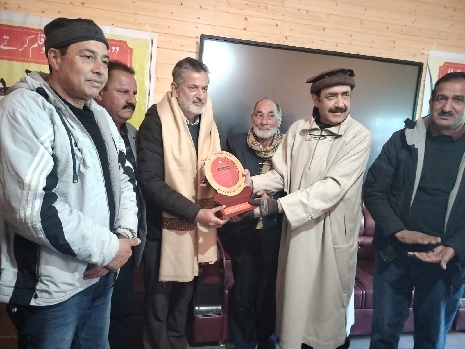 Multilingual mushaira held in Uri